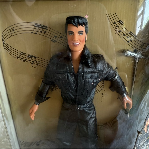 Elvis Presley Black Leather Collectible Action Figure - Picture 2 of 4